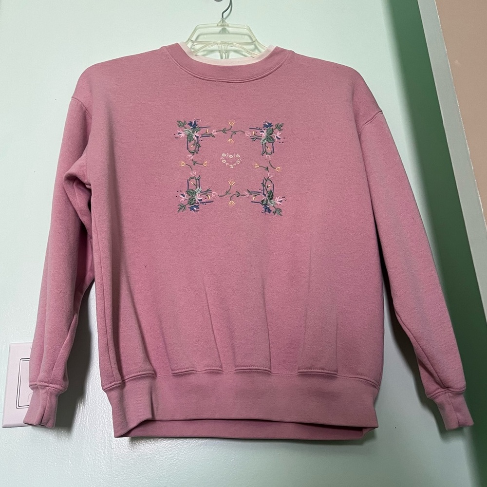 Vintage Embroidered Floral Sweatshirt